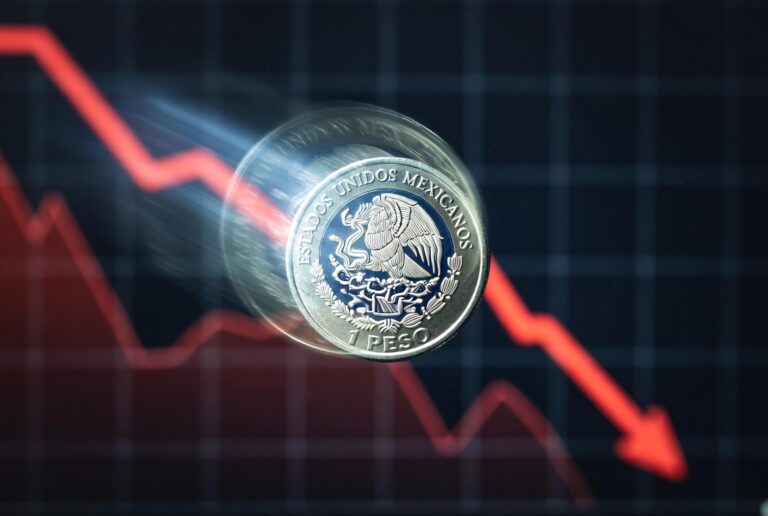 Rebaja Moody’s calificación de México al borde del grado especulativo.